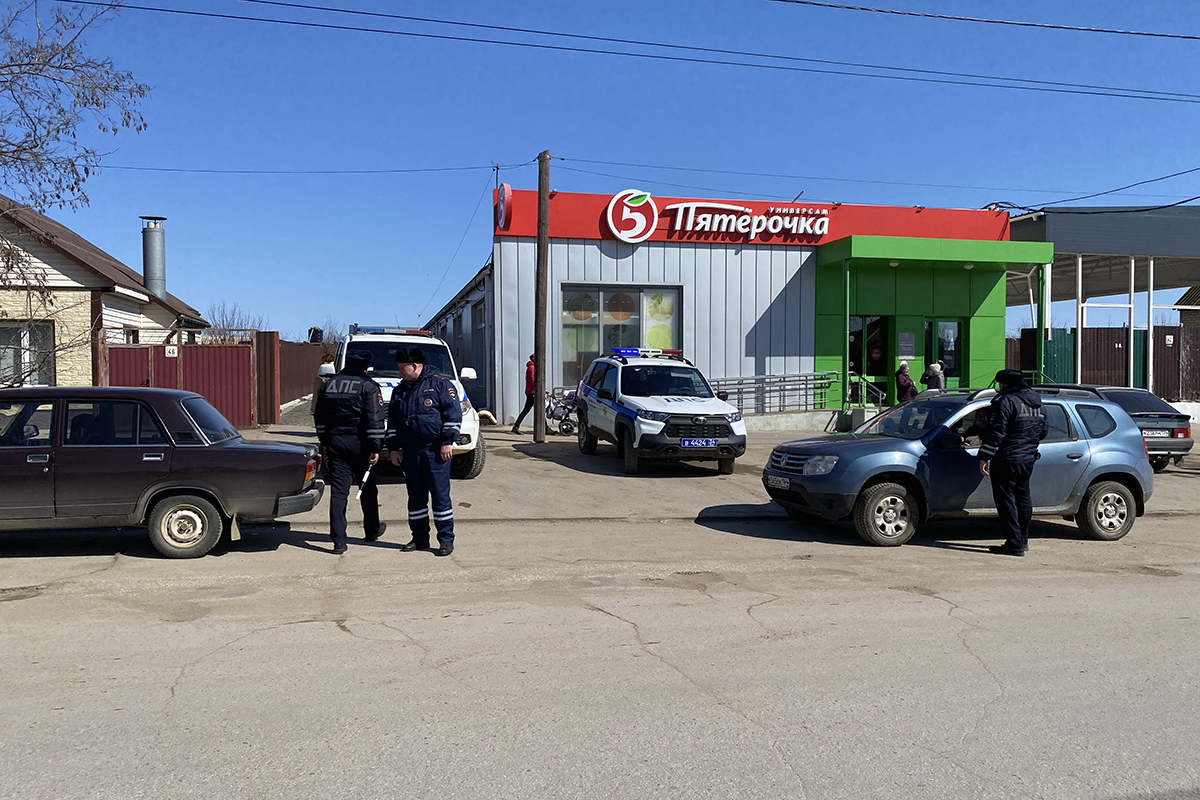 глава дубовского района ростовской области администрации 2023. дубовка, дубовский район. школа 2 дубовка волгоградская область. изумрудный город дубовский район. храм в с дубовское ростовской области.